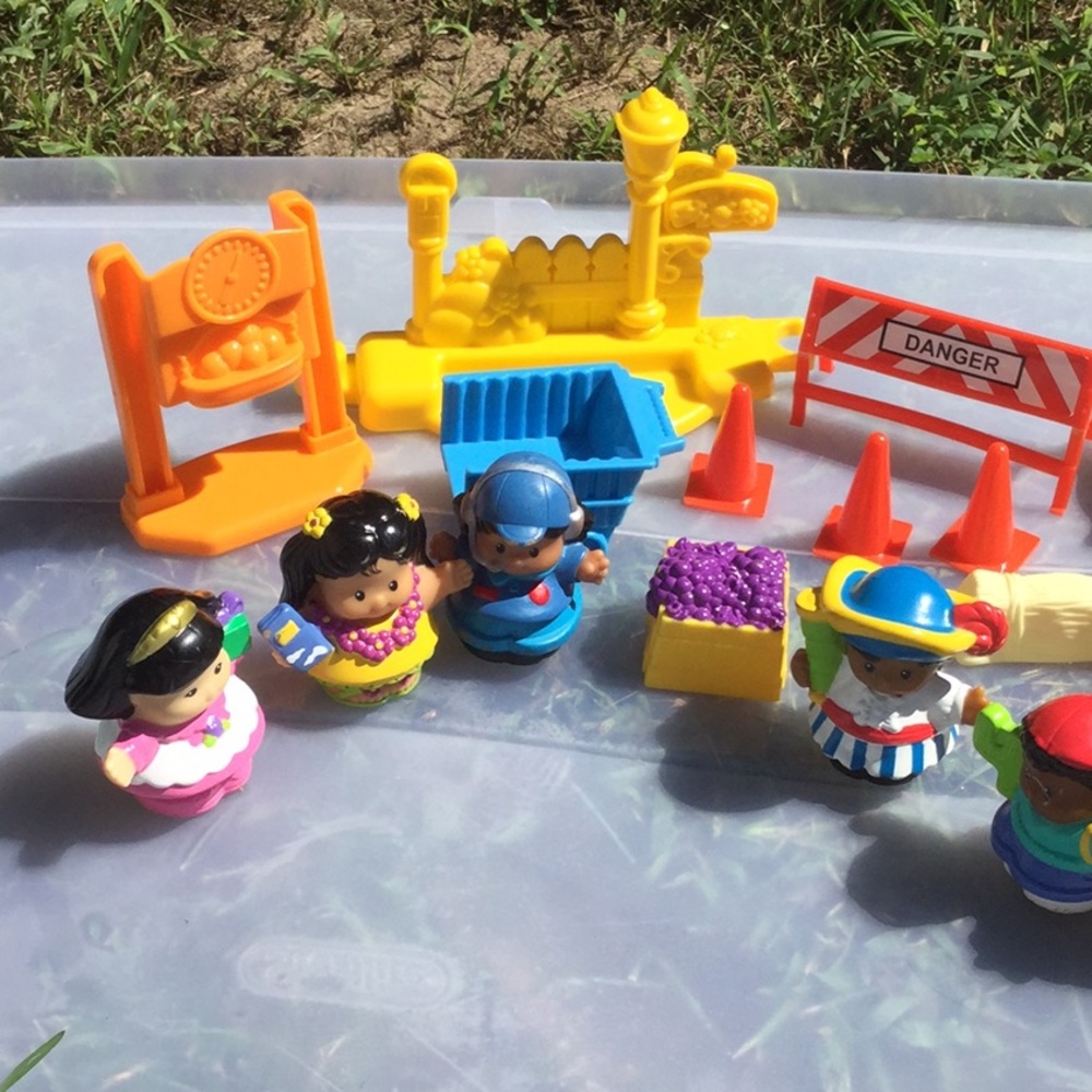 Fisher price people - Picture 1 of 7